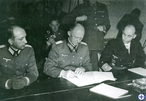 General Jodl unterzeichnet Kapitulation 1945 